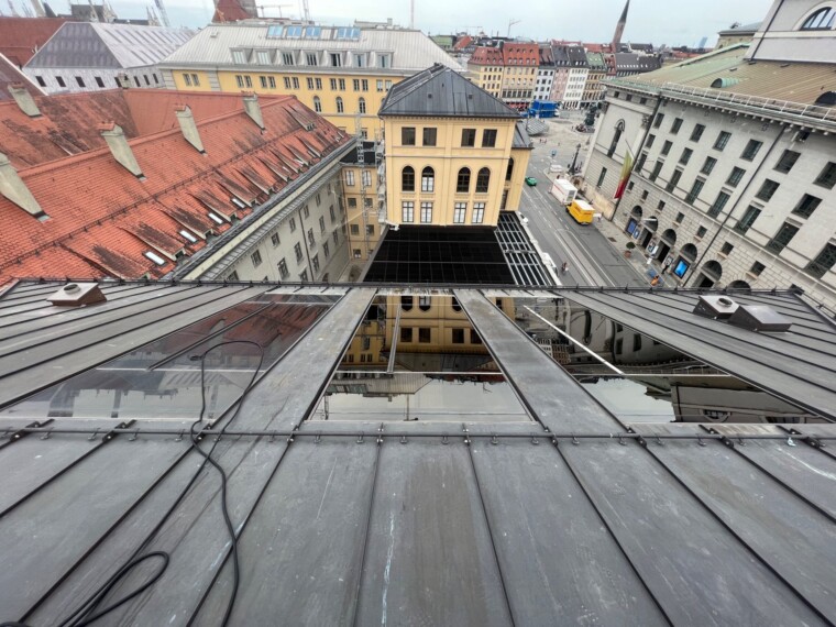 Fensterreinigung bei schwer zugänglichen Stellen: So klappt’s sicher und effektiv
